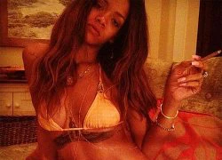 Rihanna mặc bikini khoe bụng 6 múi