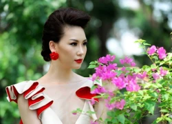 Siêu mẫu Thùy Linh khoe nét xuân thì