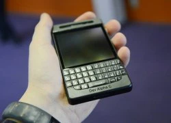 Smartphone tiền thân của BlackBerry Q10 xuất hiện