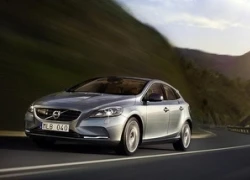 Volvo V40 được trang bị túi khí bảo vệ người đi đường