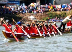 'Vũ điệu' trên sông của các con thuyền