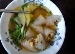 Bánh bột lọc chan nước phố Thụy Khuê