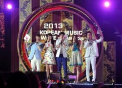 &#8216;Bão&#8217; K-Pop càn quét Bangkok, Thái Lan