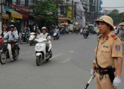 "Cảnh sát không thể yêu cầu dừng xe kiểm tra mũ bảo hiểm"