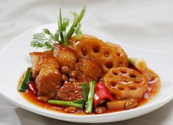 [Chế biến] - Thịt kho củ sen tương