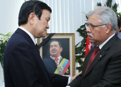 Chủ tịch nước Trương Tấn Sang viếng Tổng thống Hugo Chavez