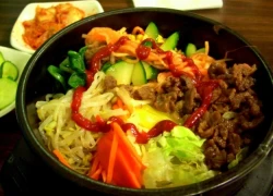 Cơm trộn bibimbap Hàn Quốc nóng hổi