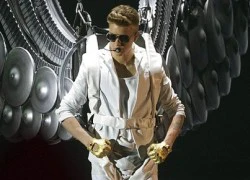 Justin Bieber bị đuổi khỏi khách sạn ở Paris