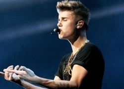 Justin Bieber bị scandal bủa vây hậu chia tay Selena Gomez