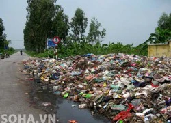 Làng quê "oằn mình" vì rác thải