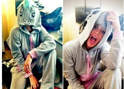 Miley Cyrus khoe ảnh đeo lại nhẫn đính hôn