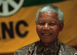 Nelson Mandela lại nhập viện