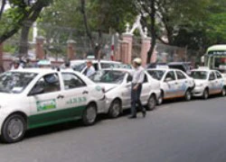 Người HN sẽ đi taxi, xe buýt bằng thẻ điện tử