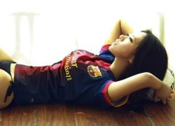 Nữ CĐV bí ẩn đầy sexy của Barca