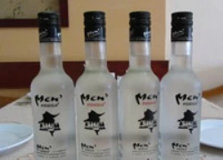 Phát hiện hơn 1.000 chai Vodka Men giả