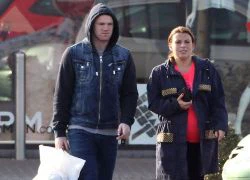 Rooney đưa vợ bầu đi shopping