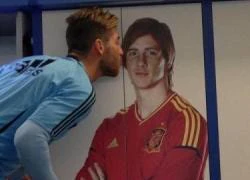 Sergio Ramos dùng ảnh độc chúc mừng sinh nhật của Torres