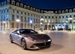 Siêu xế mạnh nhất của Ferrari khoe dáng bên tháp Eiffel