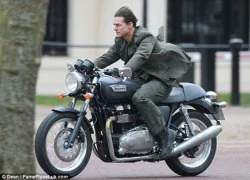 Tom Cruise cưỡi chiếc Triumph Thruxton