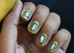 Vẽ nail kiwi xanh mát mắt