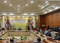 ASEAN: Tiến bước trong cộng đồng kinh tế, "giậm chân" về Biển Đông