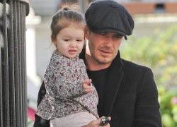 Beckham tranh thủ về Anh thăm con gái