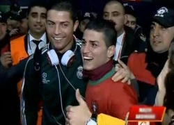 C. Ronaldo bất ngờ gặp 'anh em song sinh'