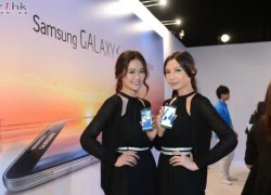 Dàn mỹ nhân khoe sắc bên Galaxy S4