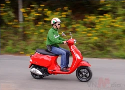 Giá Vespa 3 van bất ngờ giảm hơn 20 triệu