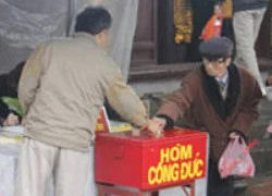 Hà Nội kiểm tra "hòm công đức"