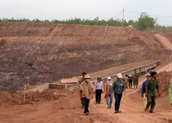 Hàng chục người dân cản trở thi công công trình thủy điện