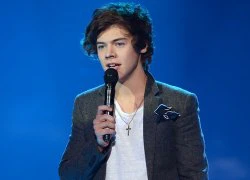 Harry (1D) bị nghi ngờ nói yêu Taylor Swift trên sân khấu