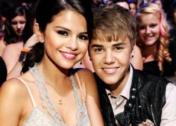 Justin vẫn cài ảnh Selena làm màn hình chờ điện thoại