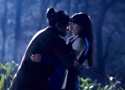 Lee Seung Gi ôm chầm Suzy trong đêm tối