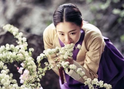 Lee Yeon Hee &#8220;choáng ngợp&#8221; vì bó hoa to-hơn-người