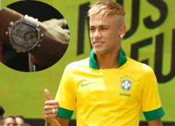 Neymar chơi trội, tậu đồng hồ nạm... chi chít kim cương