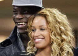 "Ngựa chứng" Balotelli vẫn bỏ mặc con gái