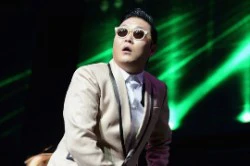 Psy tweet cảm ơn riêng fan Việt Nam sau thành công của "Gentleman"