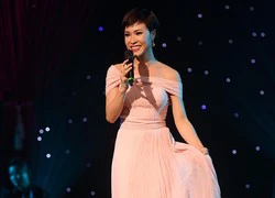 Uyên Linh nói sai tên bài hát trong liveshow Quang Dũng