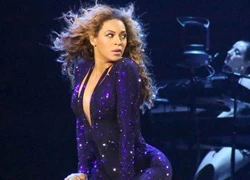 Beyoncé bị fan nam vỗ mông trên sân khấu