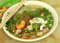 Bún hải sản 'Lạ' phố Hàng Lược