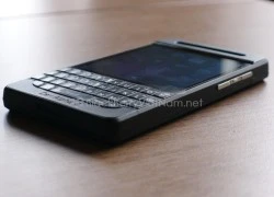 Cận cảnh điện thoại BlackBerry Dev Alpha C với bàn phím QWERTY vật lý