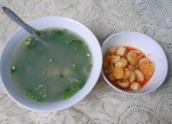 Canh nghêu nấu rau muống