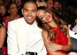 Chris Brown xác nhận chia tay Rihanna