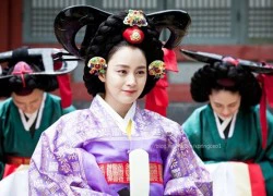 Jang Ok Jung (Kim Tae Hee) lộng lẫy trong ngày sắc phong