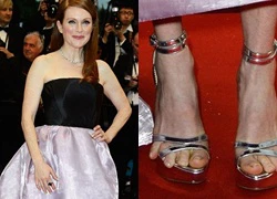 Julianne Moore "khoe" ngón chân trên thảm đỏ