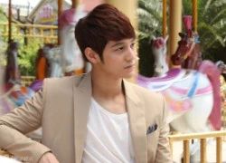 Kim Bum làm &quot;trai đẹp lạnh lùng&quot; vì Dương Mịch