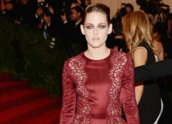 Kristen Stewart đơn độc trên thảm đỏ Met ball 2013