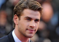 Liam Hemsworth gây náo loạn ở Cannes vì... quá đẹp trai