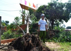 Lốc xoáy hất tung hàng trăm mái nhà